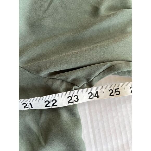 JM Collection green partial button down top - Picture 7 of 9